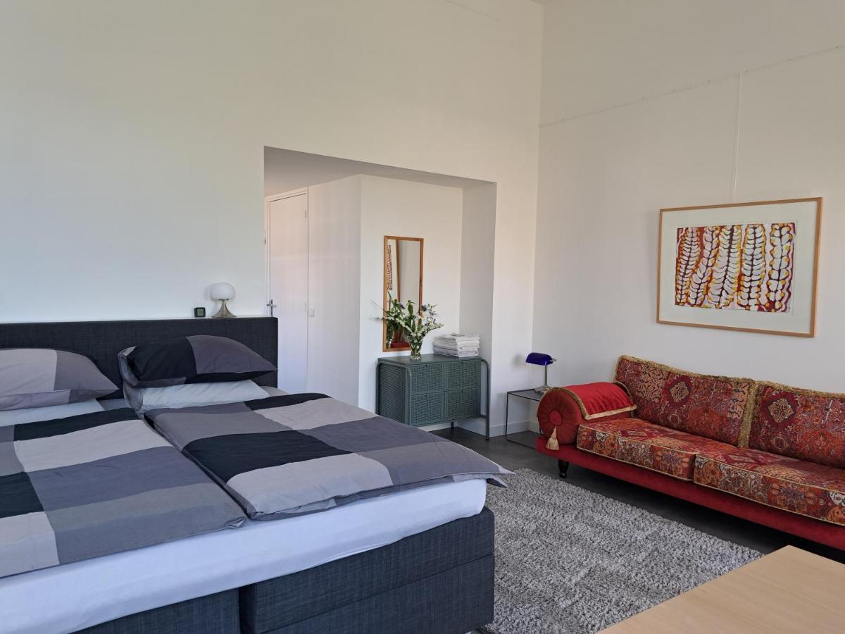 Luxe Ruime Studio Op Unieke, Rustige Locatie Dokkum Buitenkant foto
