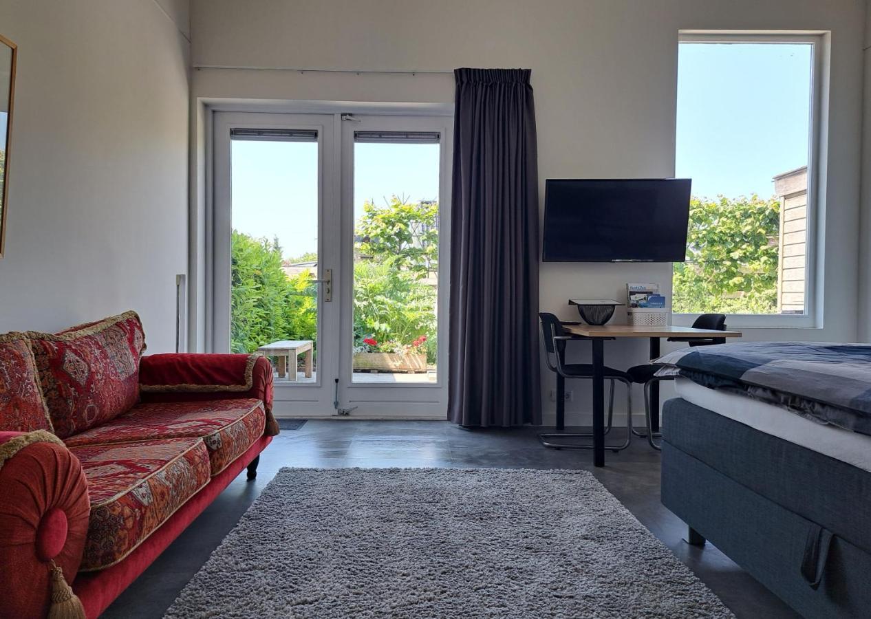Luxe Ruime Studio Op Unieke, Rustige Locatie Dokkum Buitenkant foto